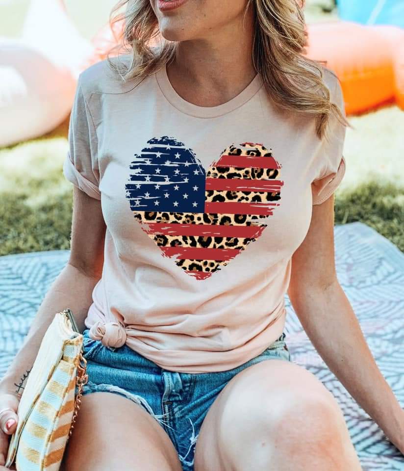 Leopard heart flag tee